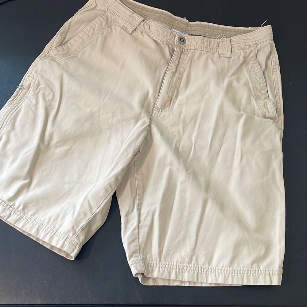 Columbia Men's Khaki Utility Shorts Tan Size 34‎